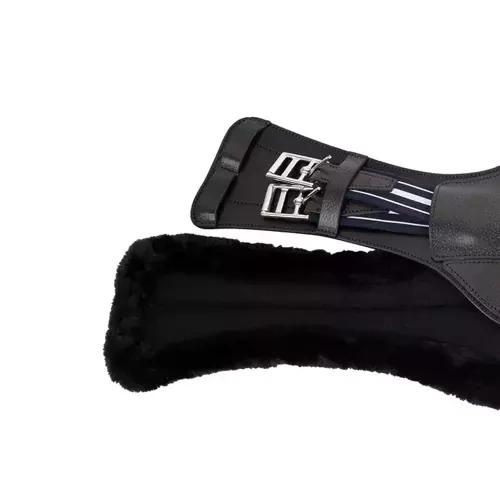 A fur coat for the Antares dressage girth